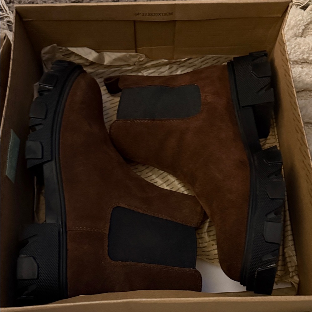 Urban Outfitters Brown Suede Chelsea Boots